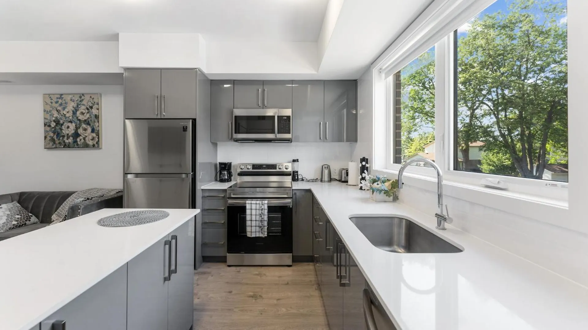 Apartment Entire Luxury Suite 4Mins To Falls Niagara Falls