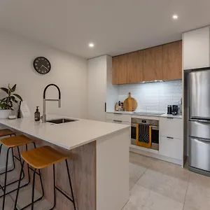 Urban Nest - Entire Townhouse And Free Parking Holiday home Christchurch